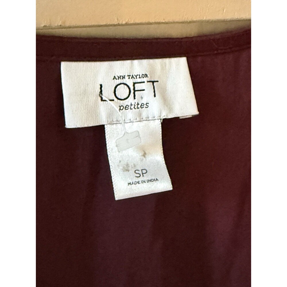 Ann Taylor Loft Women Petite Maroon Sleeveless Tank Top Flower Embellished Sz SP - Picture 5 of 10